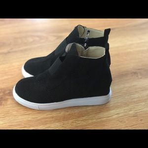 Black suedes wedgie sneakers